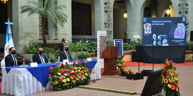 Presentan hallazgos arqueológicos que indican que Tikal fue un espacio de convergencia multicultural