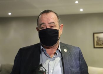 Presidente Alejandro Giammattei parte hacia Andorra para participar en la XXVII Cumbre Iberoamericana