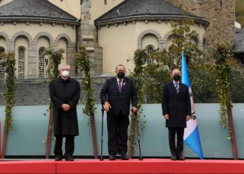 Presidente llega a Andorra para participar en la Cumbre Iberoamericana