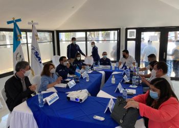 Guatemala y El Salvador analizan implementación de marchamo en vehículos de carga