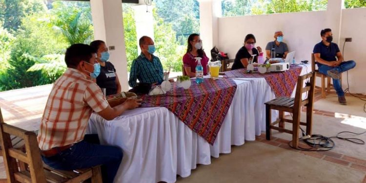 Reunión con autoridades locales de Alta Verapaz
