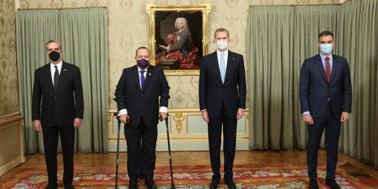 Rey de España ofrece cena en honor de los presidentes de Guatemala, Alejandro Giammattei, y de República Dominicana, Luis Rodolfo Abinader