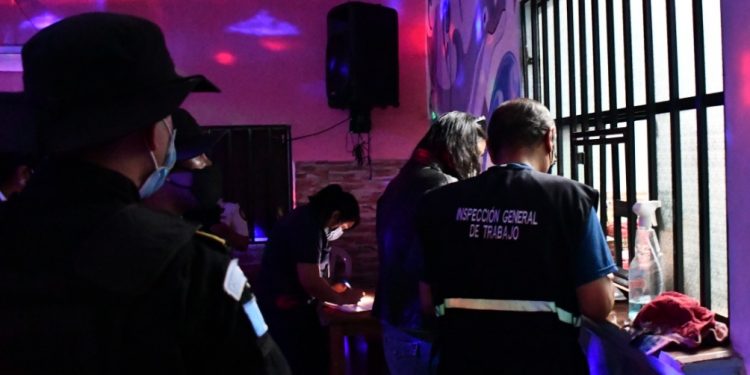 Sacatepéquez: Verificarán que no se venda licor a menores