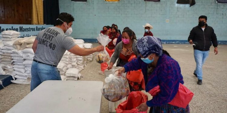 Mides continúa con entrega de apoyo alimentario en Totonicapán
