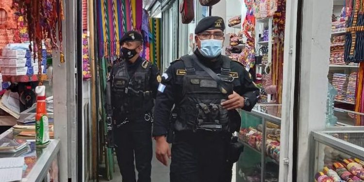 Más de 200 agentes se suman a la fuerza policial en Quetzaltenango