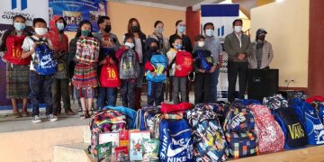 Proyecto Bécame-Amigos de la Educación favorece a niños de Santa María Chiquimula