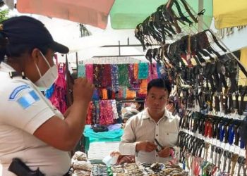 PNC concientiza sobre uso de mascarilla en Sacapulas