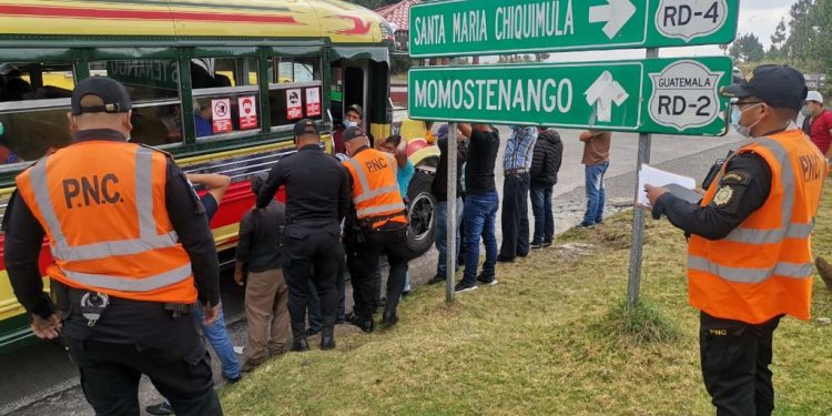 Efectúan operativos en principales rutas de Totonicapán
