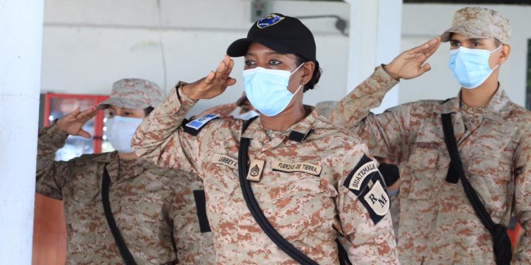 Capacitan a reservas militares en el combate de incendios forestales