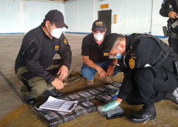 Aeronave localizada en Petén transportaba más de 200 kilos de cocaína