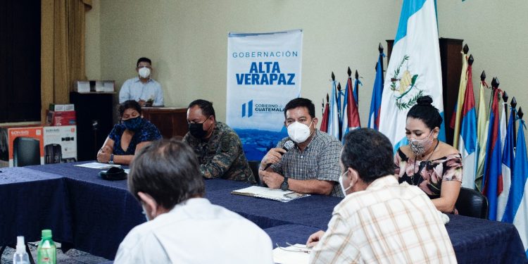 Autoridades de Alta Verapaz buscan resolver problemas de invasión y deforestación