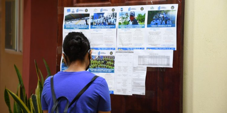 Jóvenes de Baja Verapaz buscan sumarse al Servicio Cívico