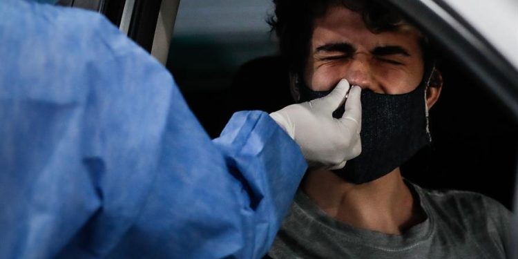 Argentina comienza a restringir la circulación por la segunda ola de coronavirus