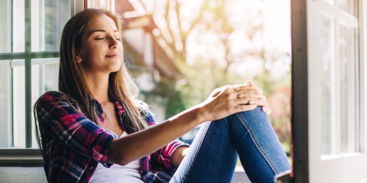 Psicólogo especializado en casos de COVID-19 brinda consejos a población guatemalteca para evitar la ansiedad./Foto: Holmesplace.