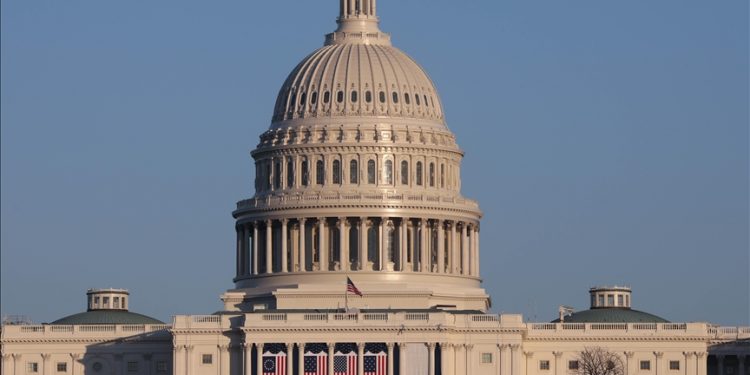 Cierran el Capitolio de EE. UU. por alerta externa de seguridad