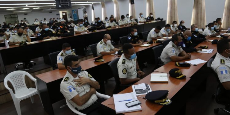 Instan a los mandos policiales a mejorar la seguridad ciudadana