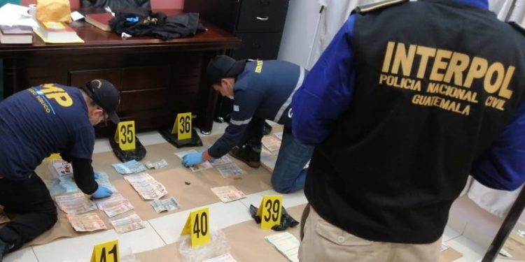 PNC captura a salvadoreño y decomisa más de 800 mil quetzales