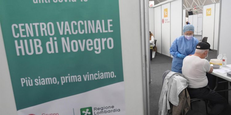 Italia suma 10 mil 404 contagios y 373 muertos en su segundo día de reapertura