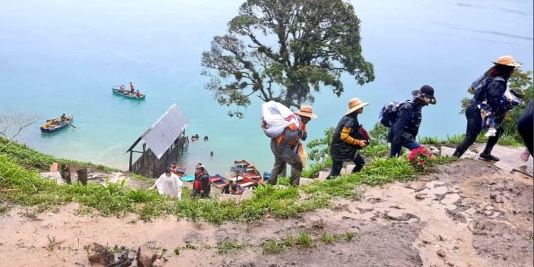 Evacuan a turistas de la laguna Brava debido a la lluvia