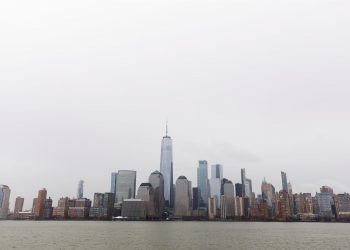 Nueva York “reabrirá por completo” el 1 de julio, o antes