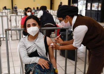 Más de 163 mil guatemaltecos han recibido vacuna contra el COVID-19