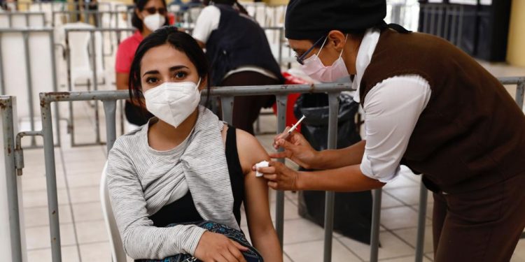 Más de 163 mil guatemaltecos han recibido vacuna contra el COVID-19