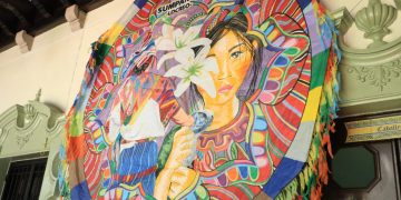 Palacio de Correos se convierte en escenario de barriletes gigantes de Sumpango