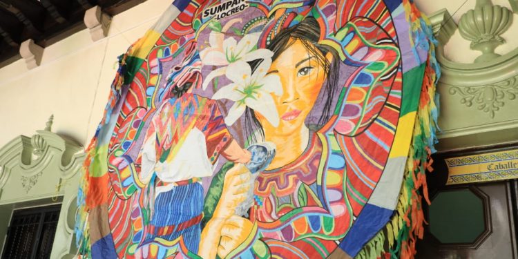 Palacio de Correos se convierte en escenario de barriletes gigantes de Sumpango