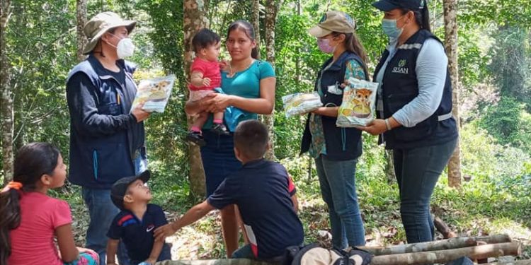 Brigada de nutrición llega a comunidad de Morales, Izabal