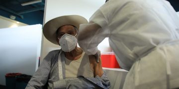 Adultos mayores registrados en fase 2 de vacunación