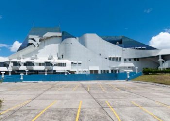 Conmemoran natalicio de Efraín Recinos con sellos postales de una de sus obras