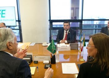 Guatemala y México aumentarán intercambio de energía eléctrica