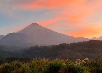 Revisan avances de programa que promueve territorios sostenibles y resilientes en cadena volcánica del país