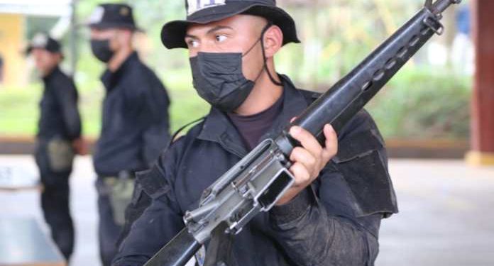 Agentes del curso Comando de Operaciones Antinarcóticos fortalecen capacidades en tiro