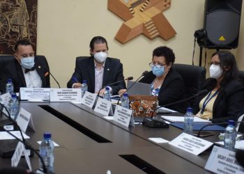 MSPAS y Mineduc asisten a una reunión de trabajo en el Congreso de la República./MSPAS.