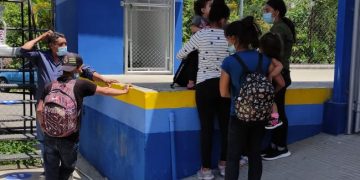 Detienen en Honduras a supuesto coyote cuando trasladaba a 15 nicaragüenses