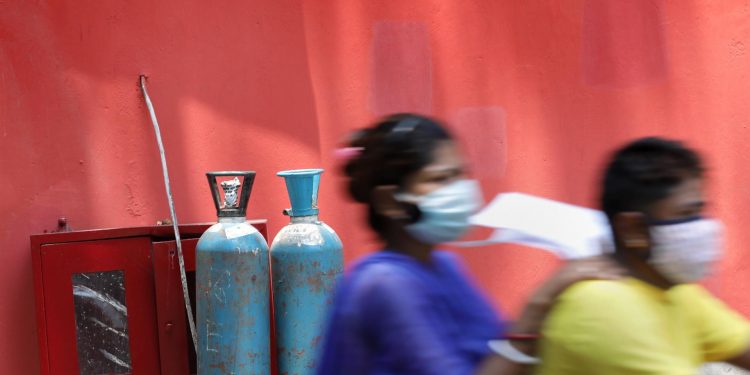 EE.UU. manda a la India cuatro aviones de carga con suministros frente al COVID-19