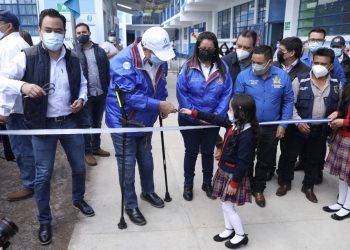 El presidente Alejandro Giammattei entregó el remozamiento de la Escuela Oficial Mixta José Antonio de León Barrios en San Marcos