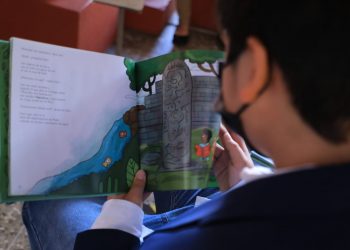 Presentan libro infantil sobre sitios arqueológicos de Guatemala