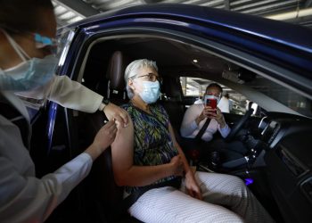 Inicia fase 2 de vacunación contra COVID-19./Marvin García.