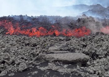 Monitorean nuevo flujo de lava del volcán de Pacaya