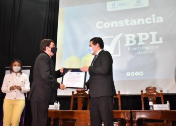 Hacen primera entrega de la Constancia de Buenas Prácticas Laborales