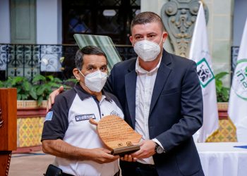 Realizan homenaje póstumo a bomberos forestales fallecidos en cumplimiento de su deber