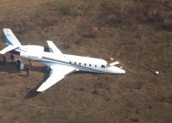 Militares localizan aeronave con cargamento de cocaína en Petén