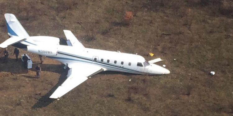 Militares localizan aeronave con cargamento de cocaína en Petén