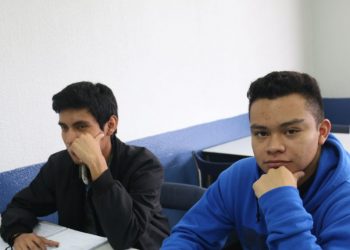 Jóvenes mayores de 16 años de escasos recursos podrán optar a una beca.
