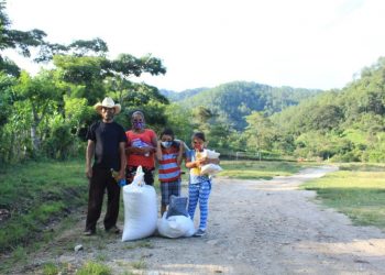 Los alimentos están dirigidos familias vulnerables del país.