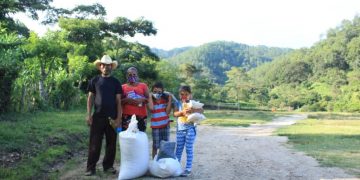 Los alimentos están dirigidos familias vulnerables del país.