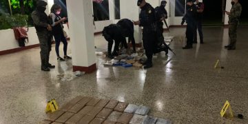 PNC reporta incautación de 115 paquetes con cocaína en aguas del Pacífico
