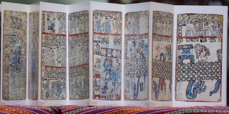 Lanzan audiolibro del Popol Vuh en idiomas español y quiché